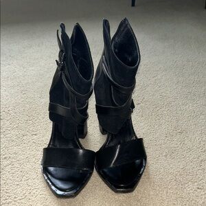 Elegant Black Women's Heeled Sandals